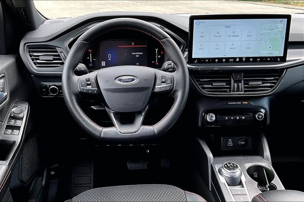 Certified 2025 Ford Escape ST-Line w/ Tech Pack #1 AWD/4WD image 5