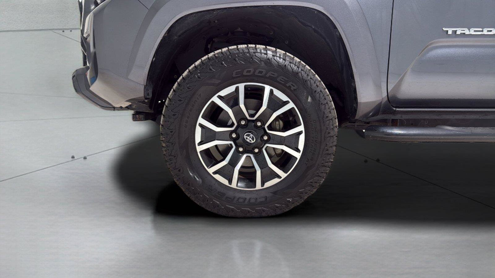 Used 2021 Toyota Tacoma TRD Sport w/ Technology Package AWD/4WD image 36