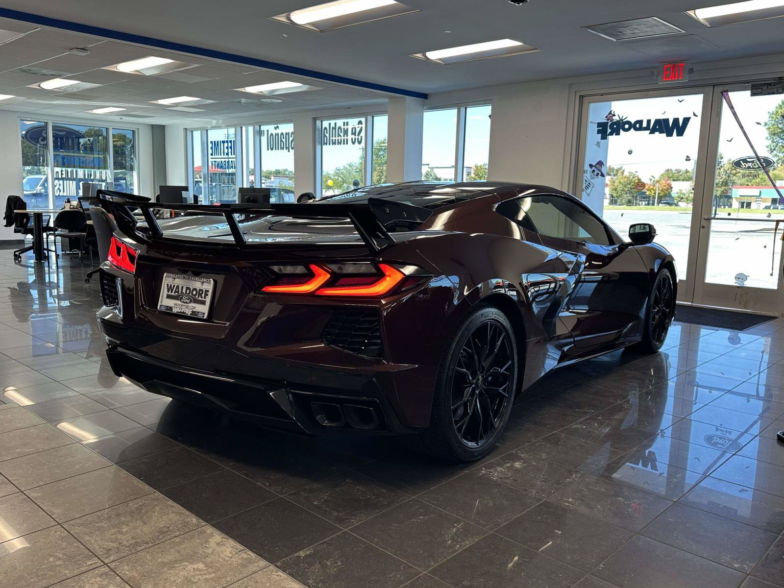 Used 2023 Chevrolet Corvette Stingray Coupe w/ Z51 Performance Package RWD image 7