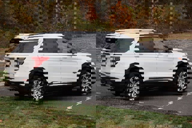 Certified 2022 Ford Explorer King Ranch w/ Technology Package image 4