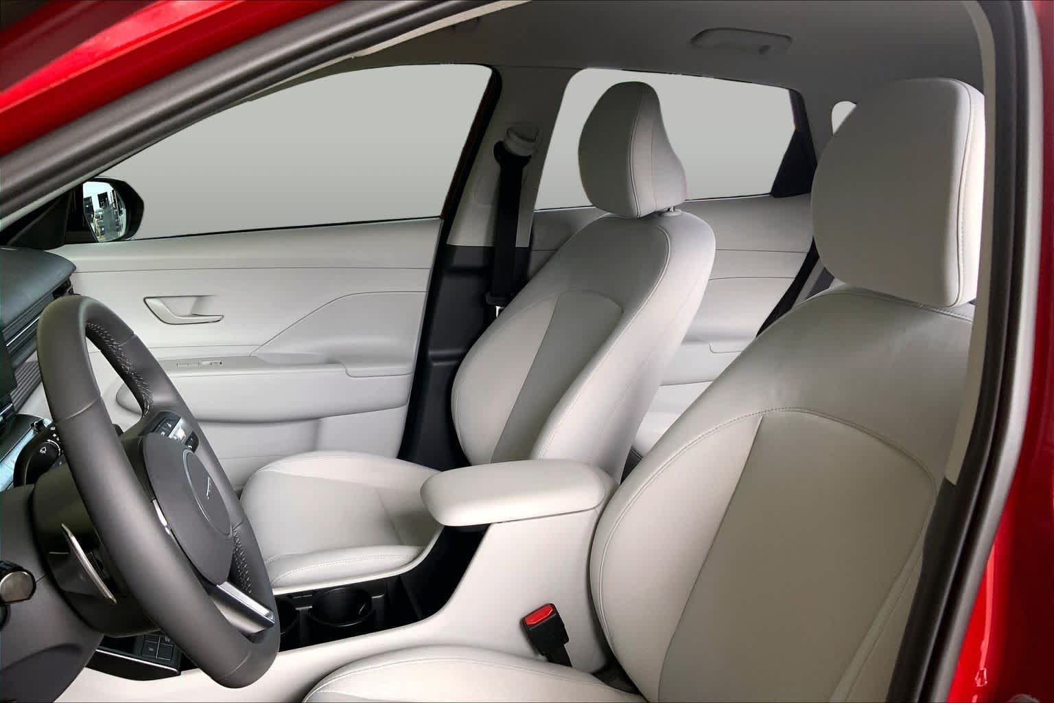 Used 2025 Hyundai Kona SEL FWD image 8