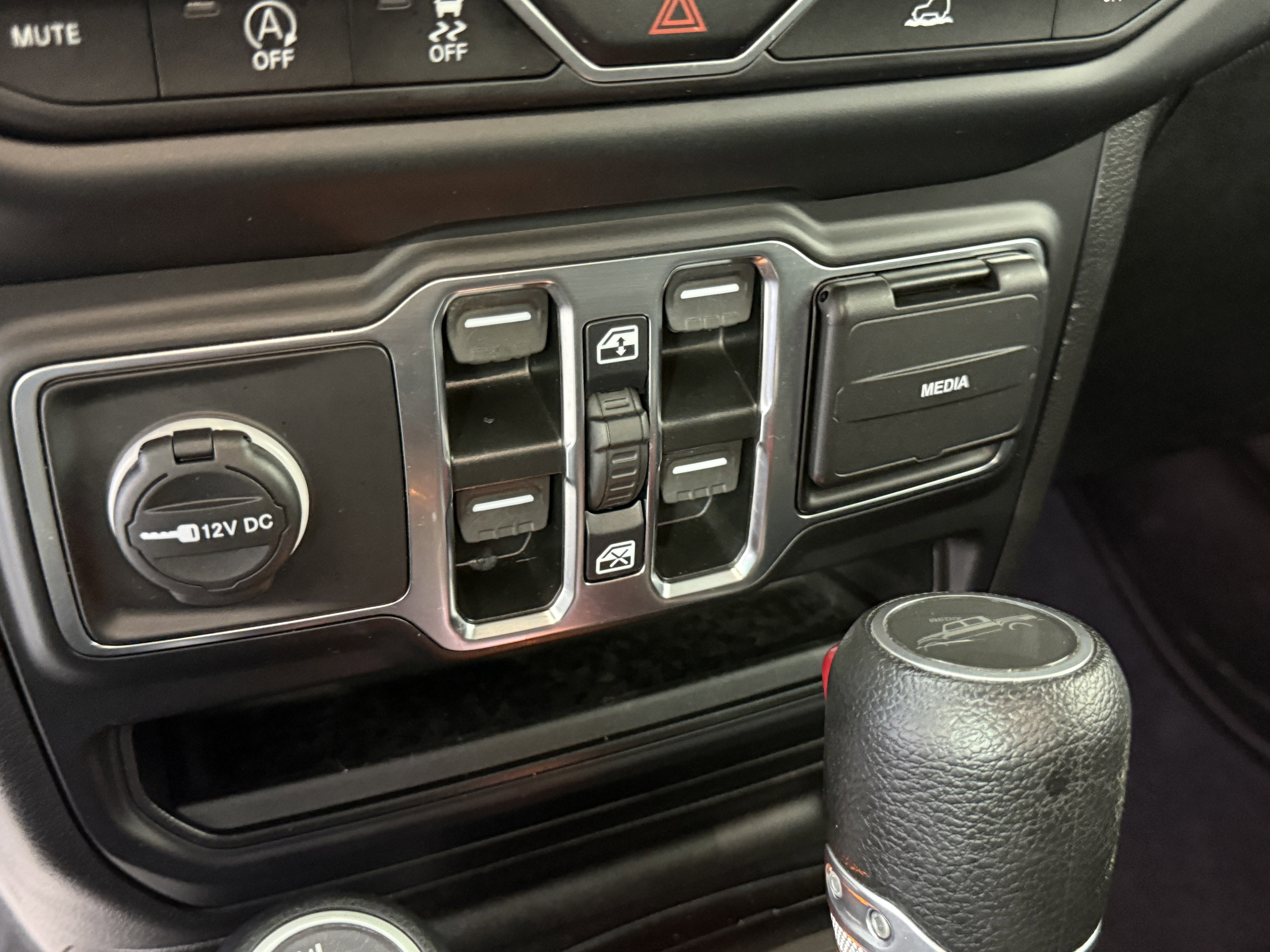 Used 2023 Jeep Gladiator Willys image 15