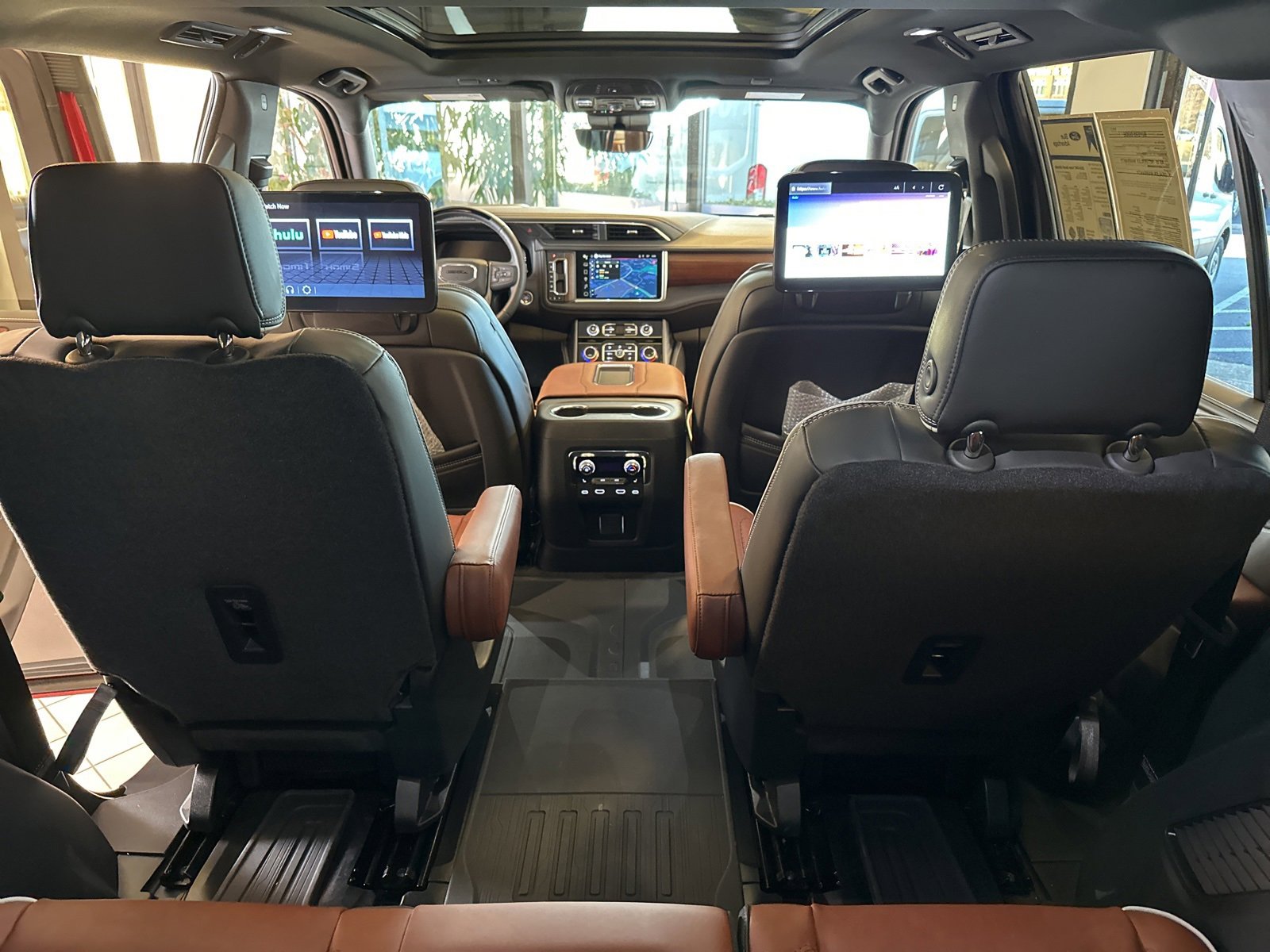 Used 2024 GMC Yukon Denali Ultimate w/ LPO, Floor Liner Package image 39