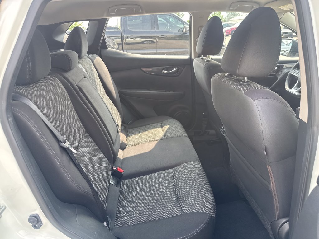 Used 2017 Nissan Rogue Sport SV FWD image 25