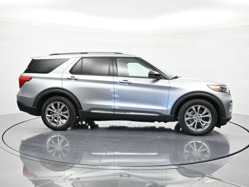 Certified 2023 Ford Explorer Limited w/ Equipment Group 301A RWD image 4