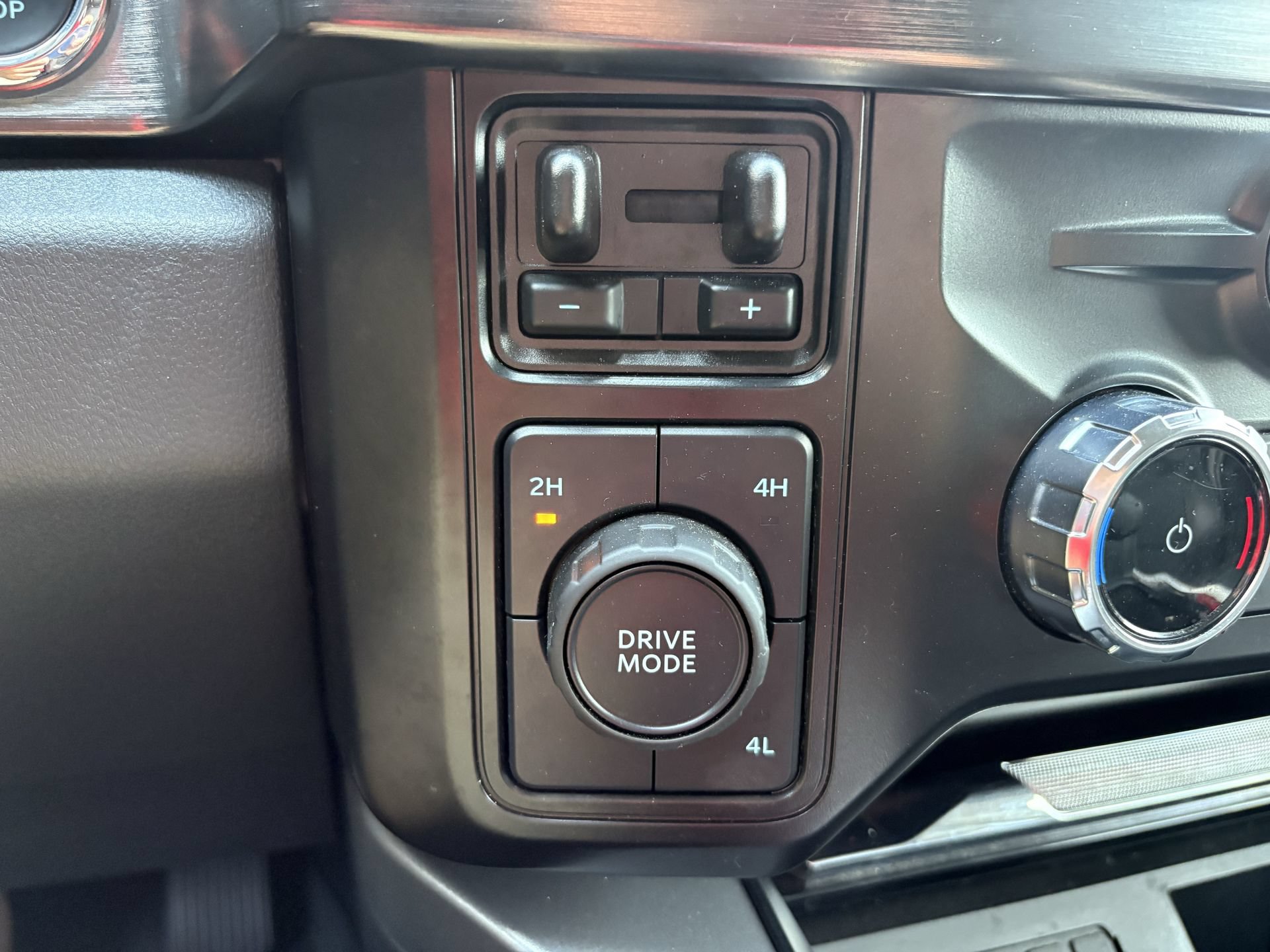 Certified 2024 Ford F250 Lariat AWD/4WD image 8