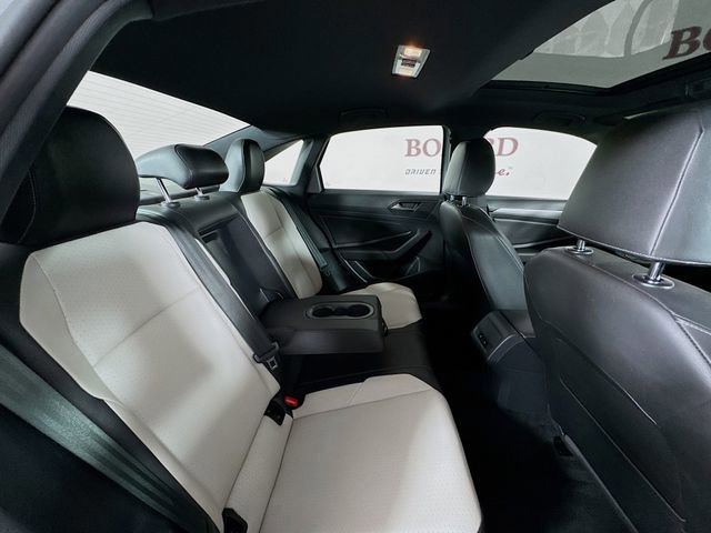 Used 2019 Volkswagen Jetta R-Line w/ R-Line Cold Weather Package image 31