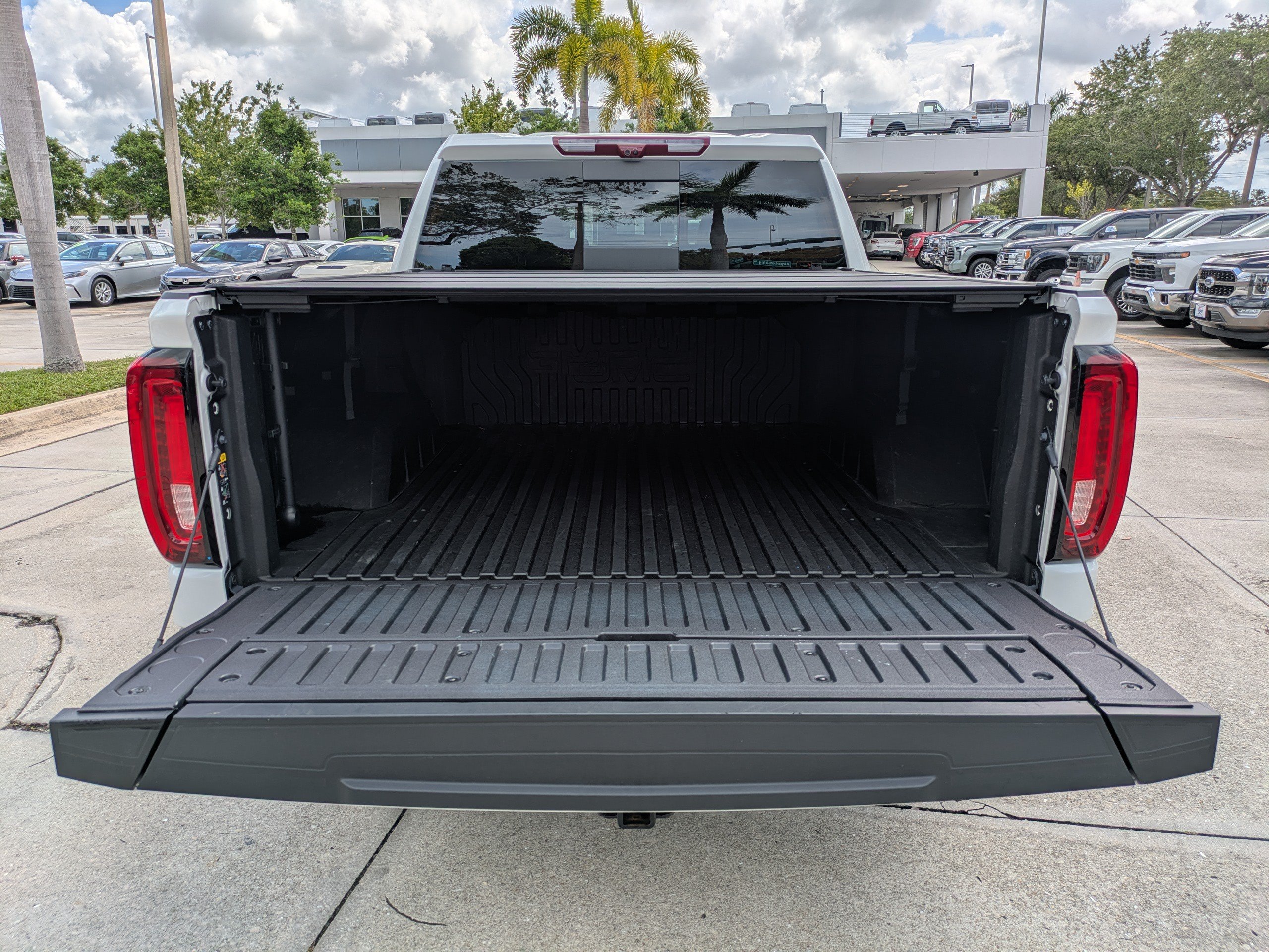 Used 2025 GMC Sierra 1500 Denali Ultimate AWD/4WD image 13