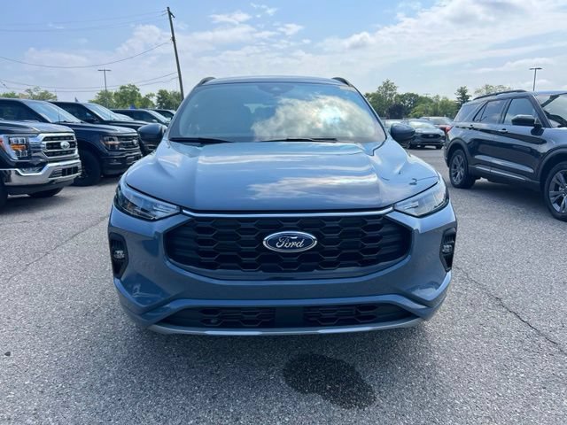 Certified 2024 Ford Escape ST-Line Select w/ Tech Pack #1 AWD/4WD image 2