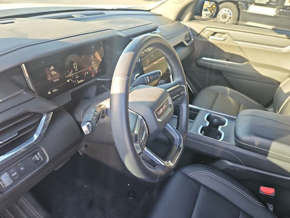 Used 2025 GMC Acadia Elevation w/ Elevation Premium Package FWD image 10