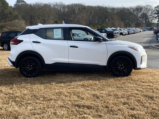 Used 2021 Nissan Kicks S image 6