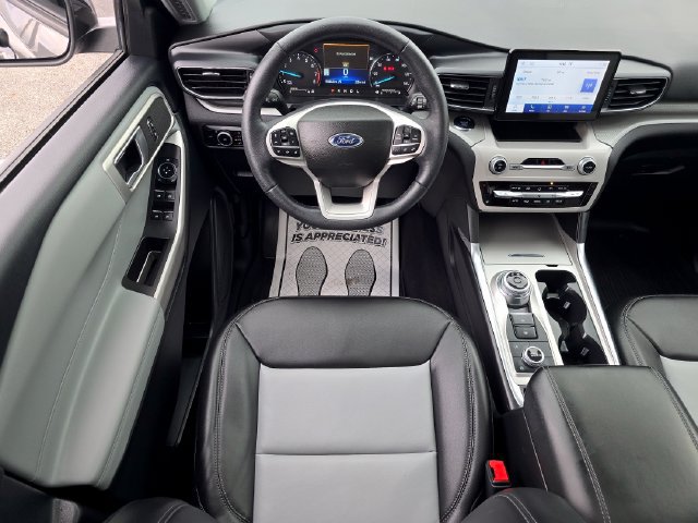 Certified 2023 Ford Explorer XLT w/ Equipment Group 202A AWD/4WD image 29