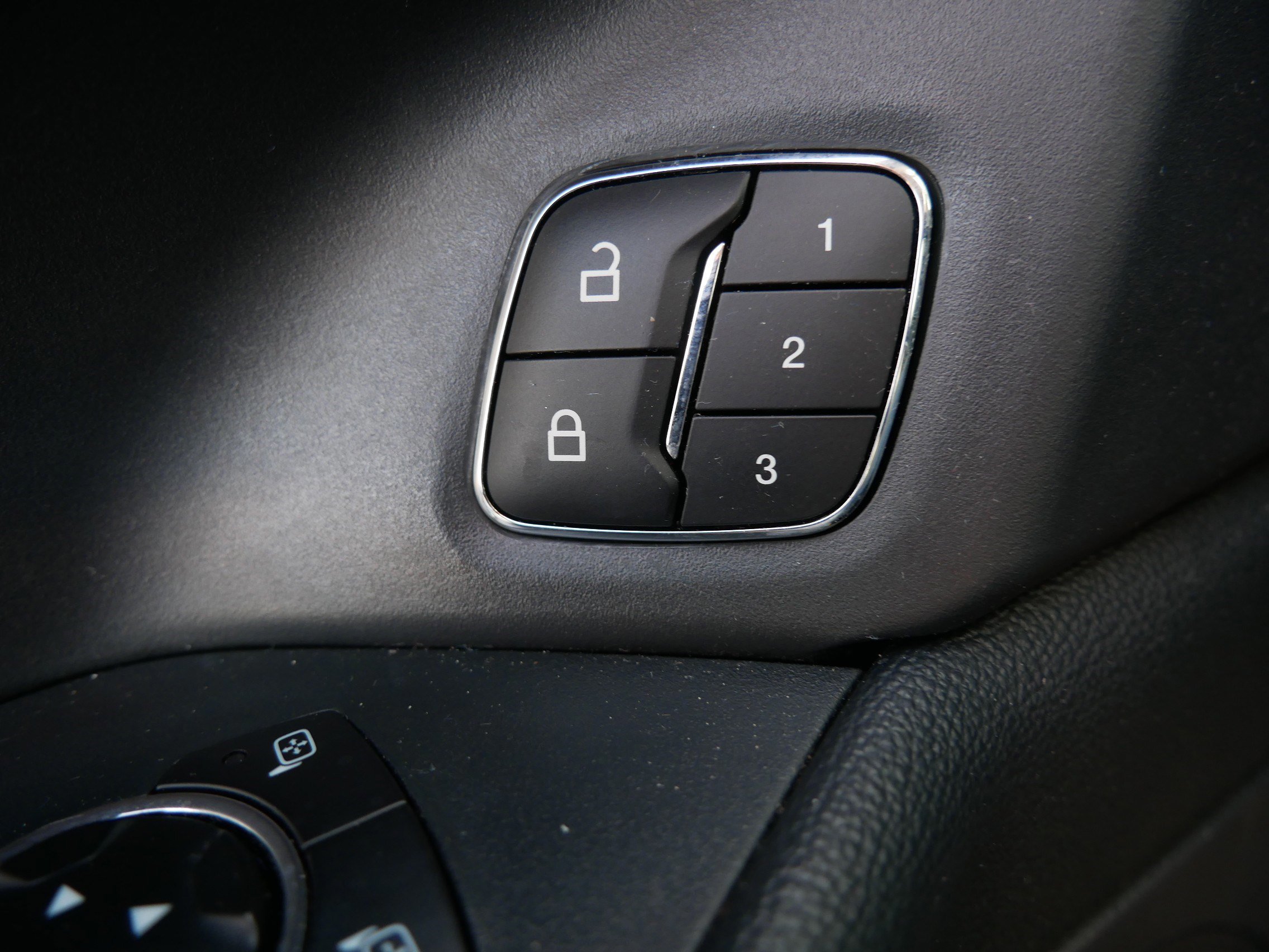 Certified 2024 Ford Expedition XLT image 27