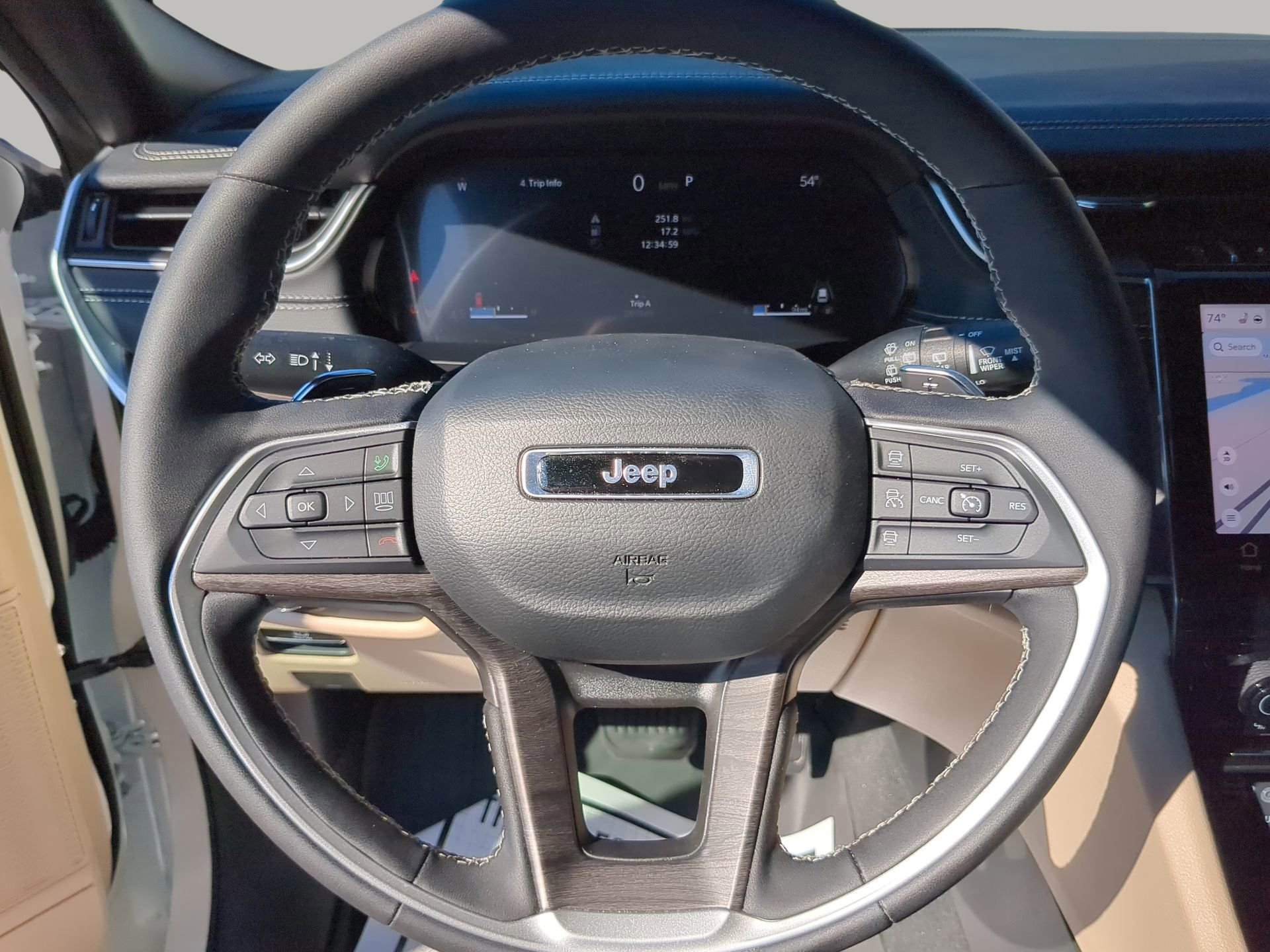 Used 2025 Jeep Grand Cherokee Limited w/ Trailer Tow Package image 59