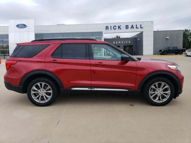 Certified 2023 Ford Explorer XLT w/ Equipment Group 202A AWD/4WD image 8