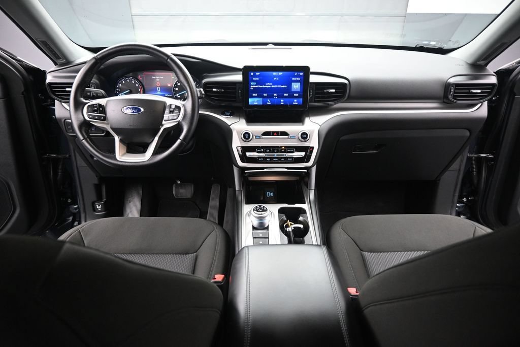 Certified 2022 Ford Explorer XLT RWD image 24