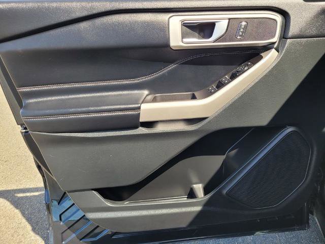 Certified 2022 Ford Explorer XLT w/ Equipment Group 202A image 17