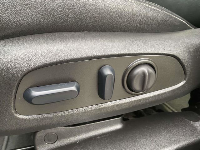 Used 2023 GMC Terrain SLT w/ Tech Package image 19