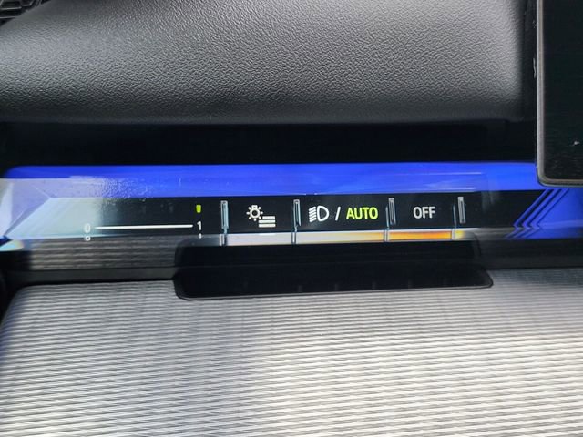 Used 2024 BMW 540i xDrive w/ Premium Package image 22