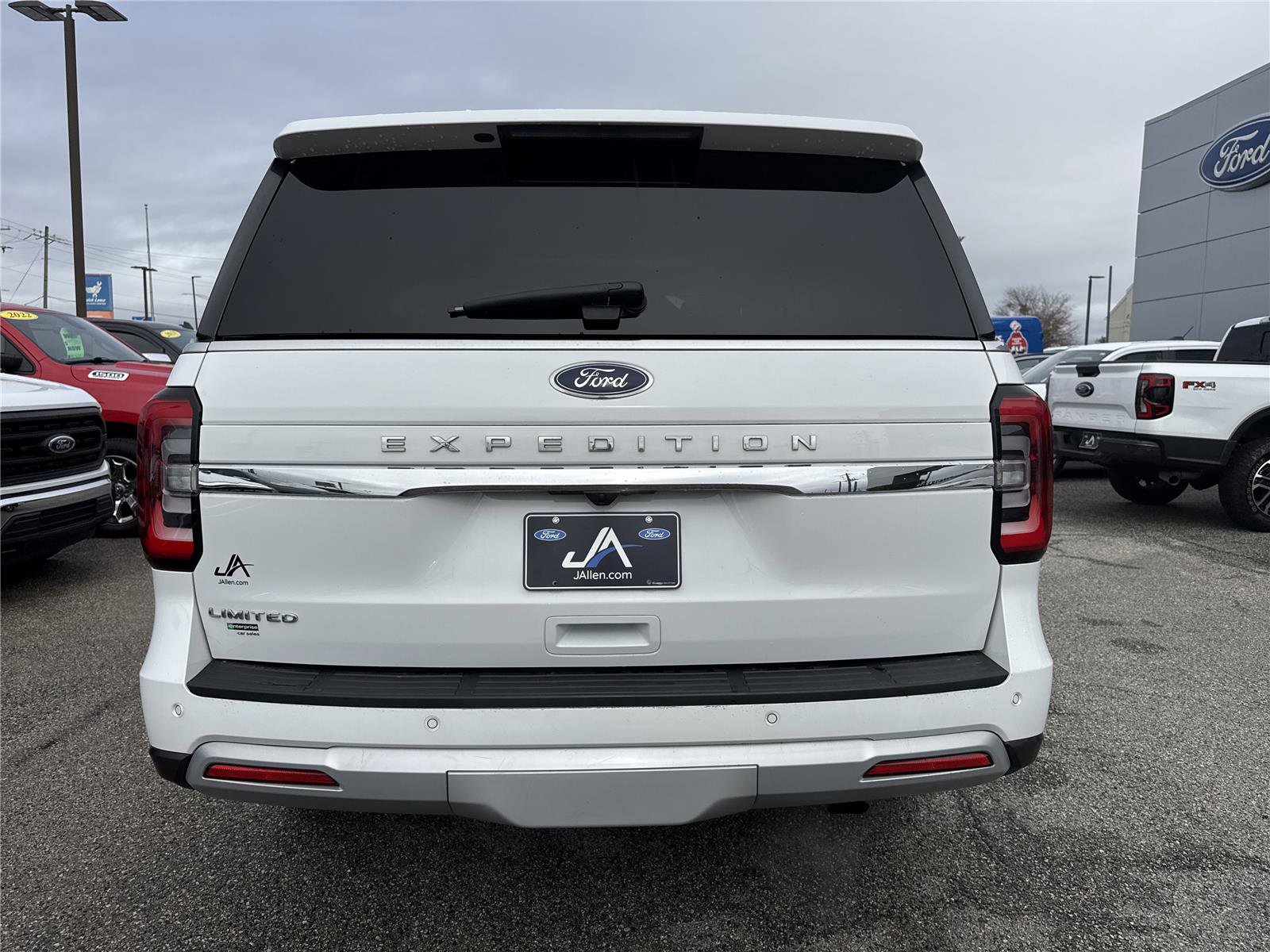 Certified 2022 Ford Expedition Limited image 4
