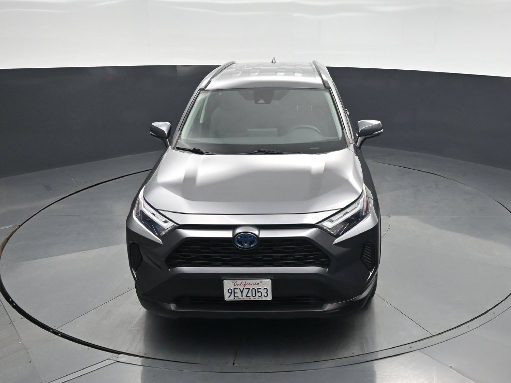 Used 2022 Toyota RAV4 XLE AWD/4WD image 36