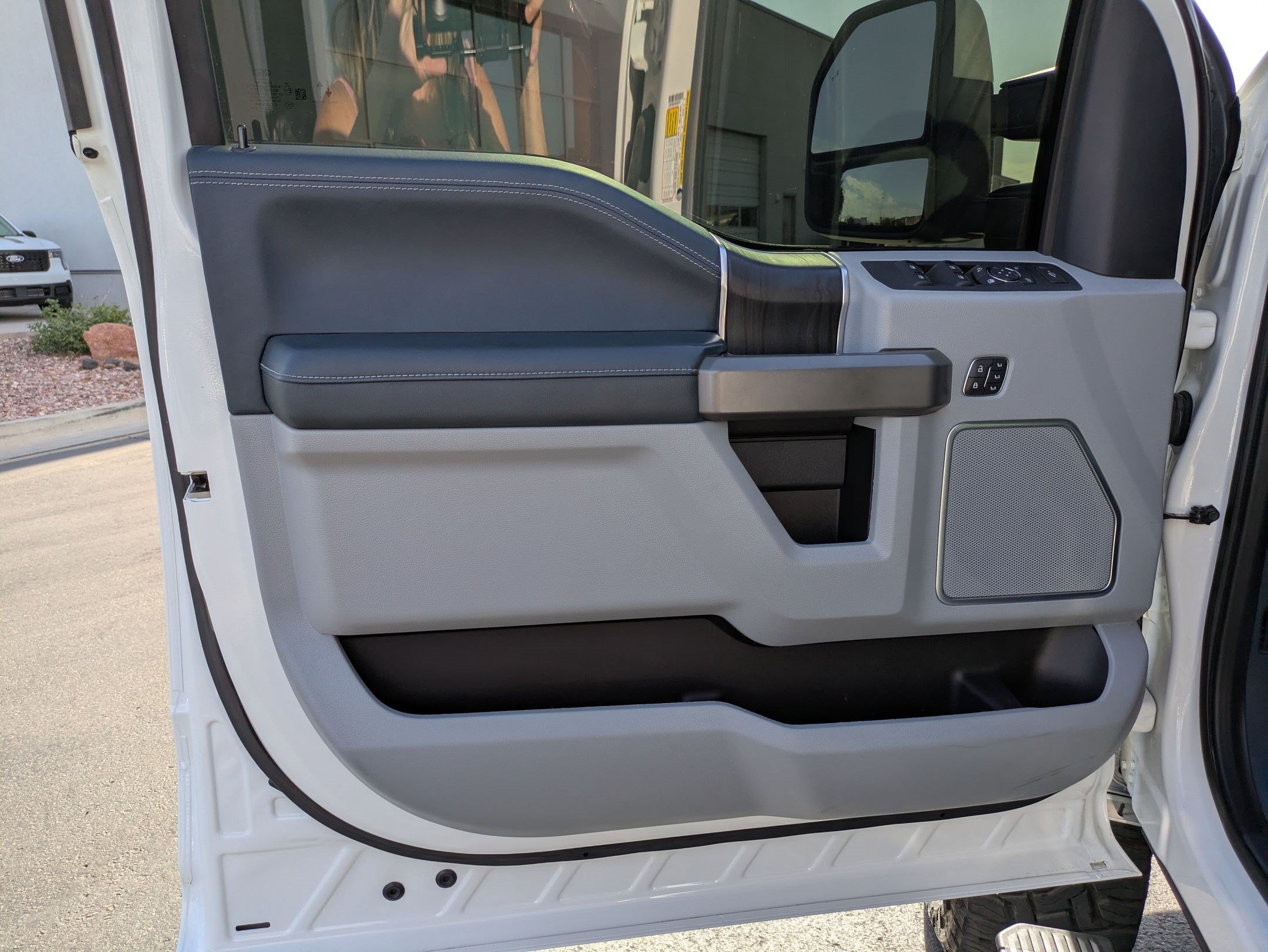 Certified 2022 Ford F350 Limited AWD/4WD image 14