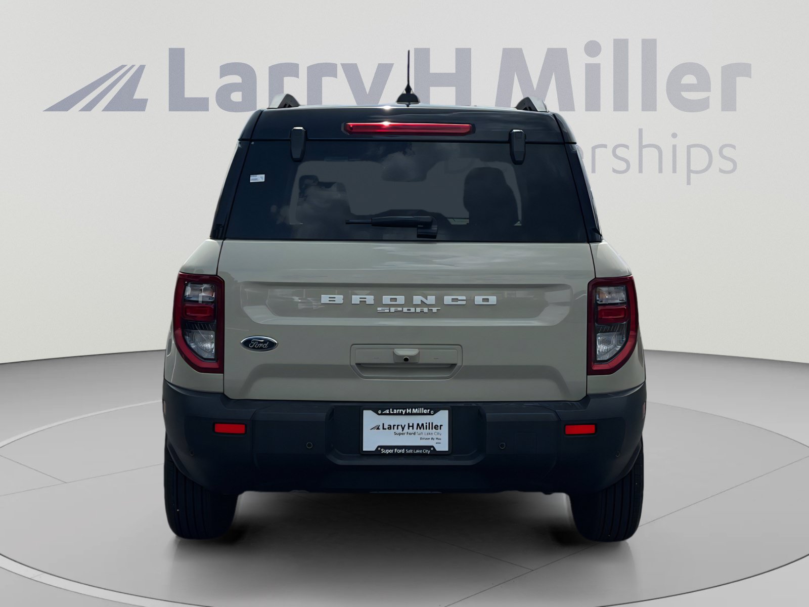 Certified 2025 Ford Bronco Sport Outer Banks w/ Outer Banks Tech Package+ AWD/4WD image 4