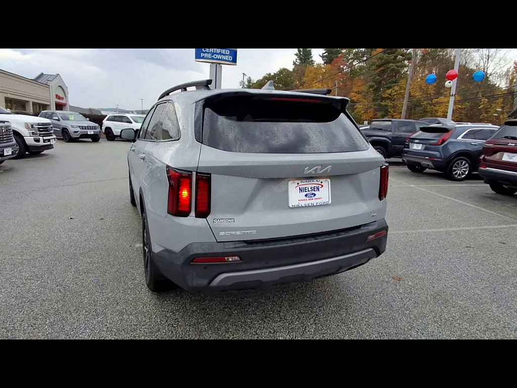 Used 2023 Kia Sorento S w/ Panoramic Sunroof Package AWD/4WD image 7