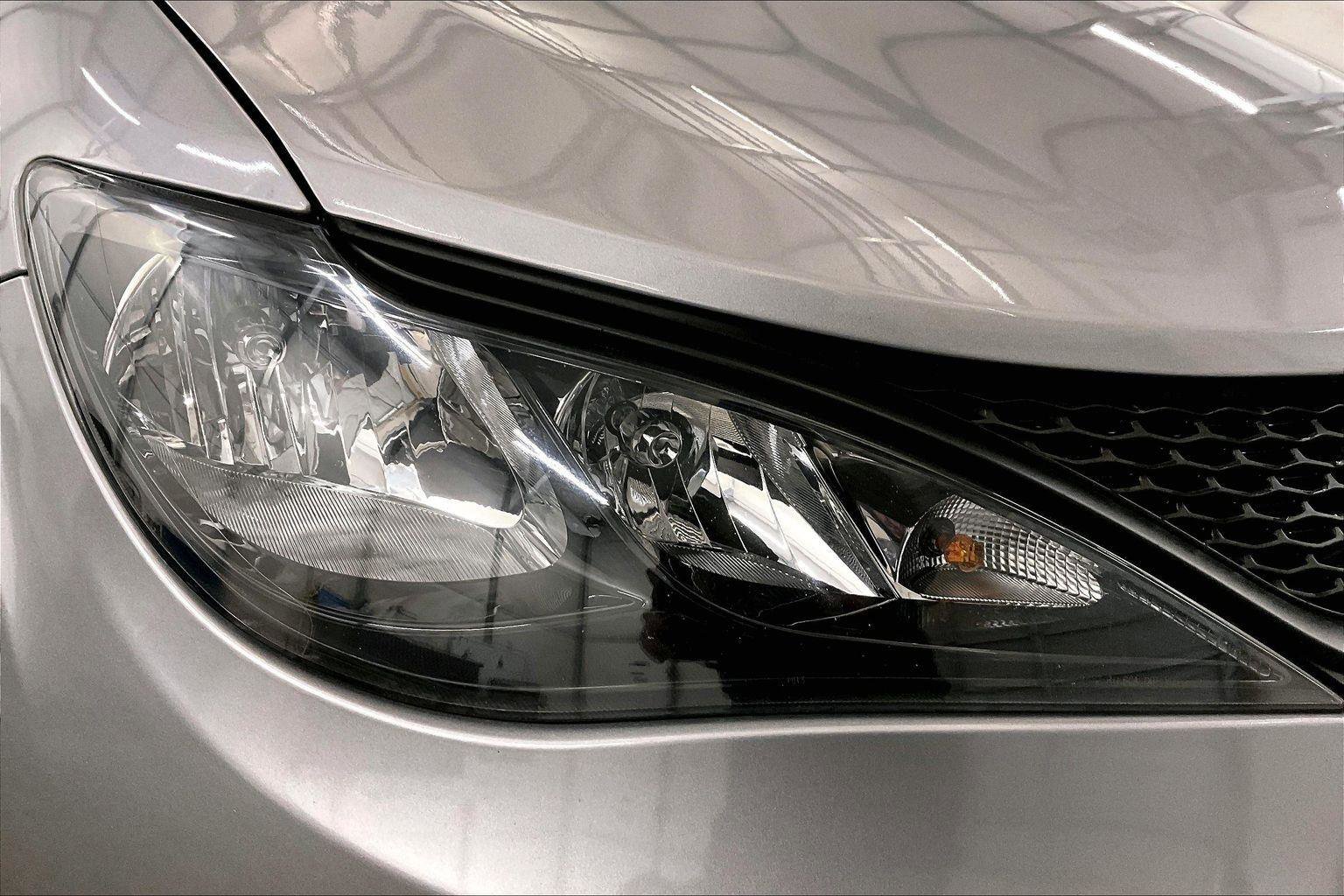 Used 2020 Chrysler Voyager L image 28