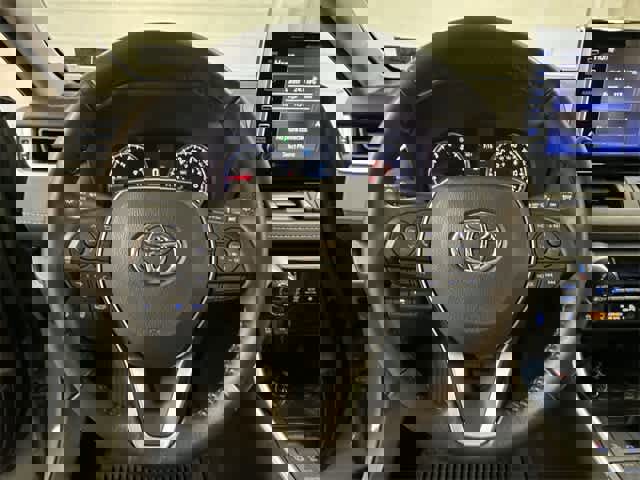 Used 2022 Toyota RAV4 XLE w/ Convenience Package image 12