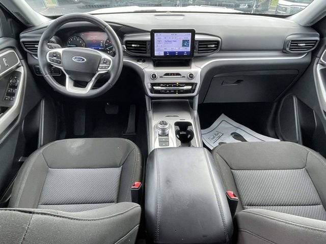 Certified 2024 Ford Explorer XLT RWD image 11