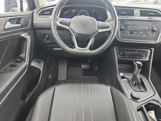 Used 2024 Volkswagen Tiguan SE AWD/4WD image 9