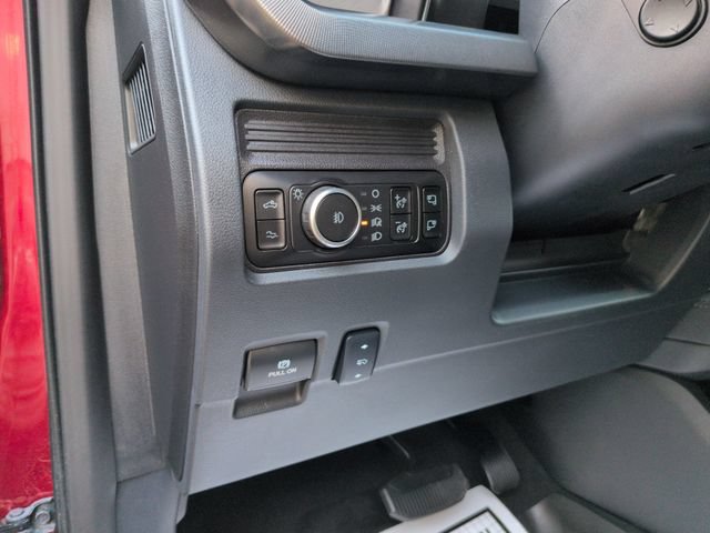 Certified 2025 Ford F350 Platinum w/ Tremor Off-Road Package AWD/4WD image 13