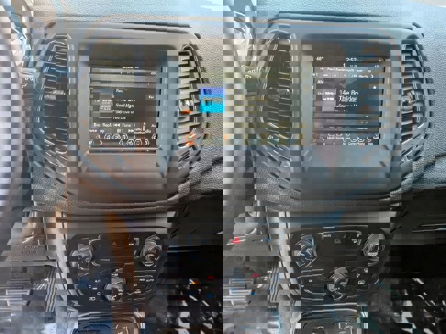 Used 2019 Jeep Compass Latitude w/ Cold Weather Group image 21