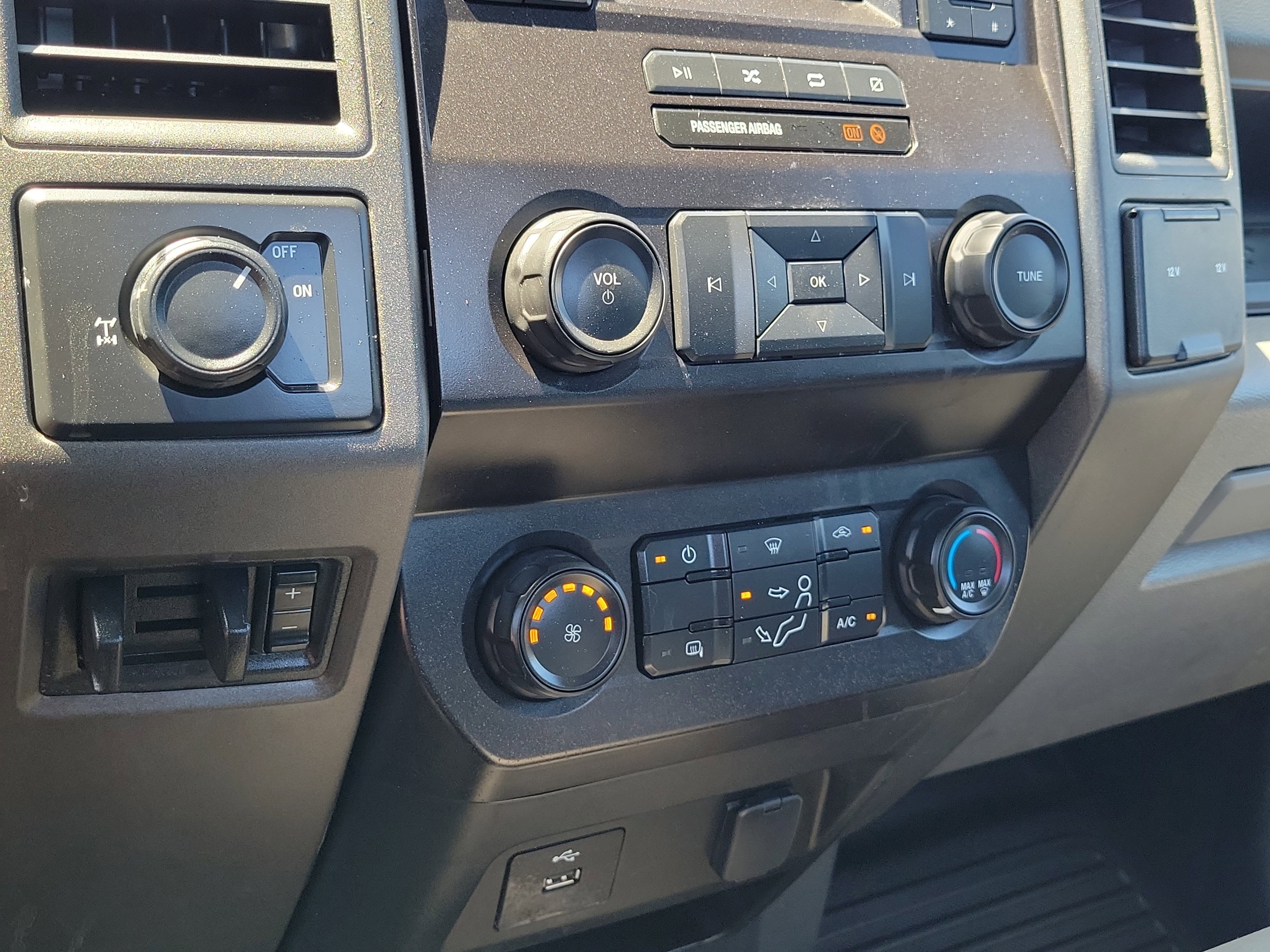 Certified 2022 Ford F250 XL w/ Power Equipment Group RWD image 23