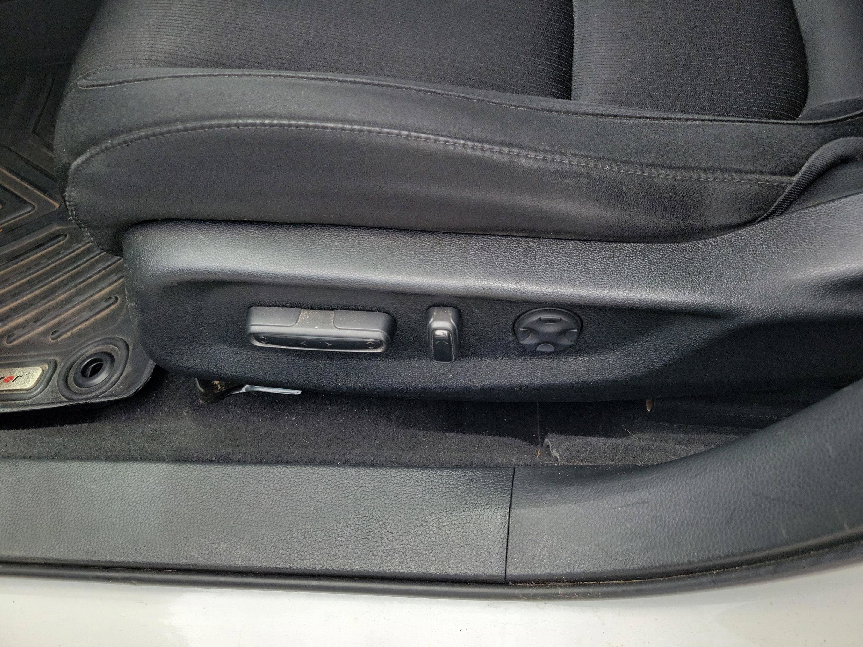 Used 2018 Honda Accord EX image 18