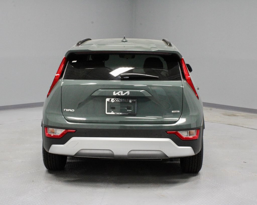 Used 2023 Kia Niro EX w/ EX Cold Weather Package FWD image 9