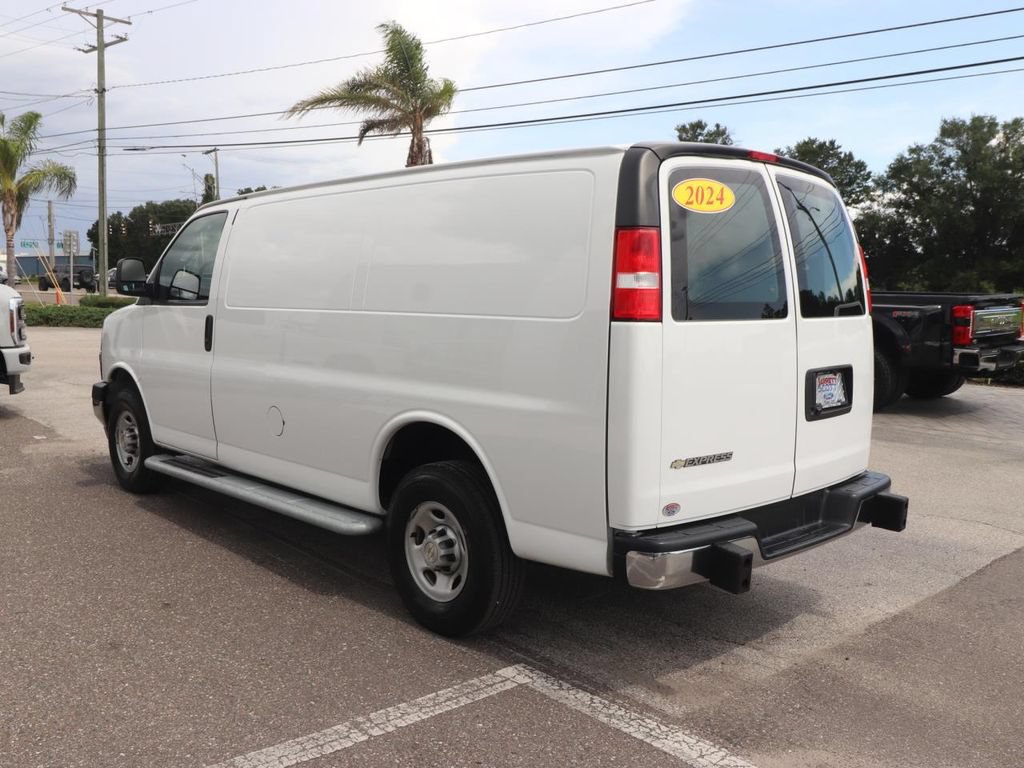 Used 2024 Chevrolet Express 2500 w/ Driver Convenience Package RWD image 10