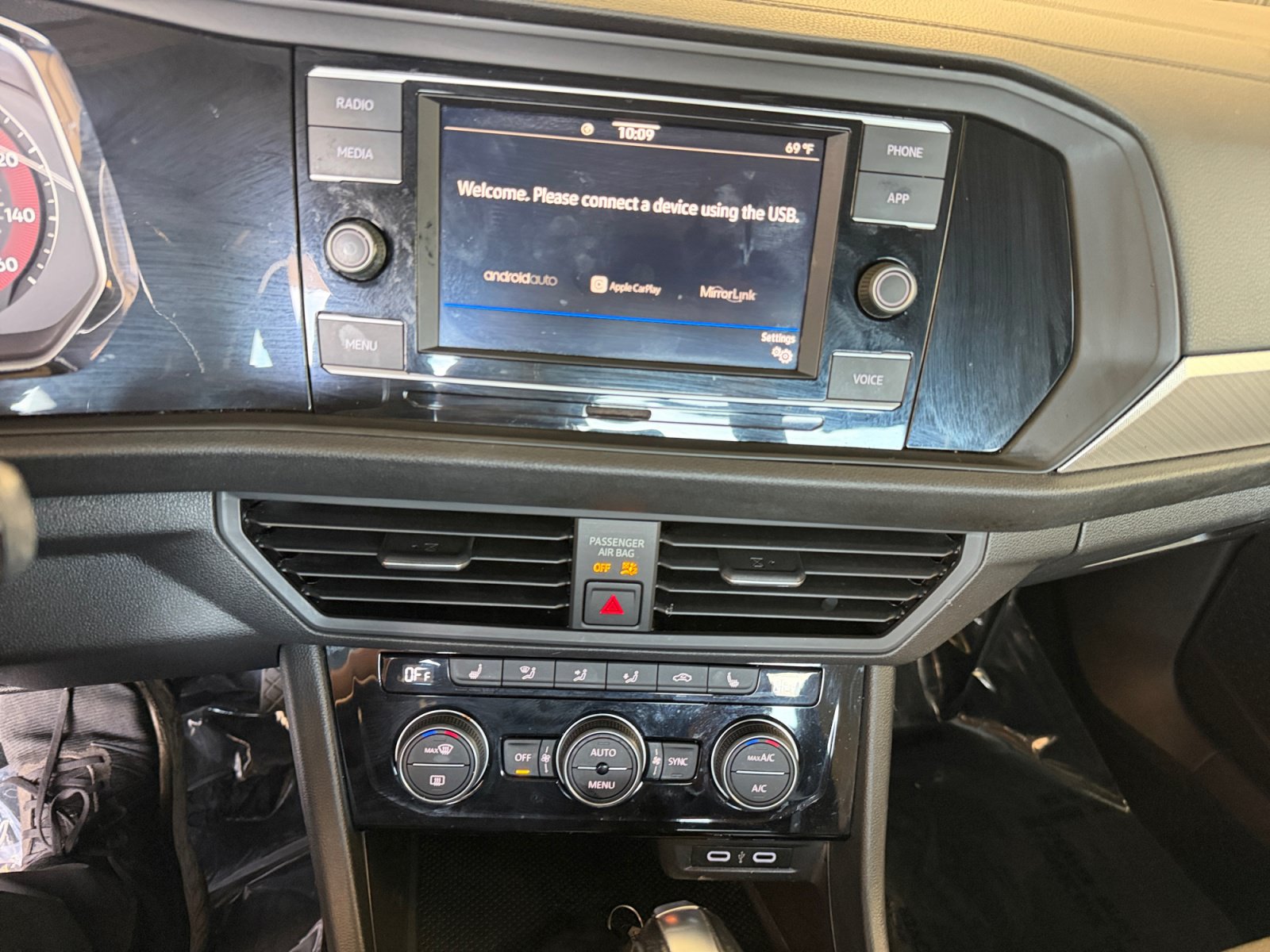 Used 2020 Volkswagen Jetta R-Line FWD image 12
