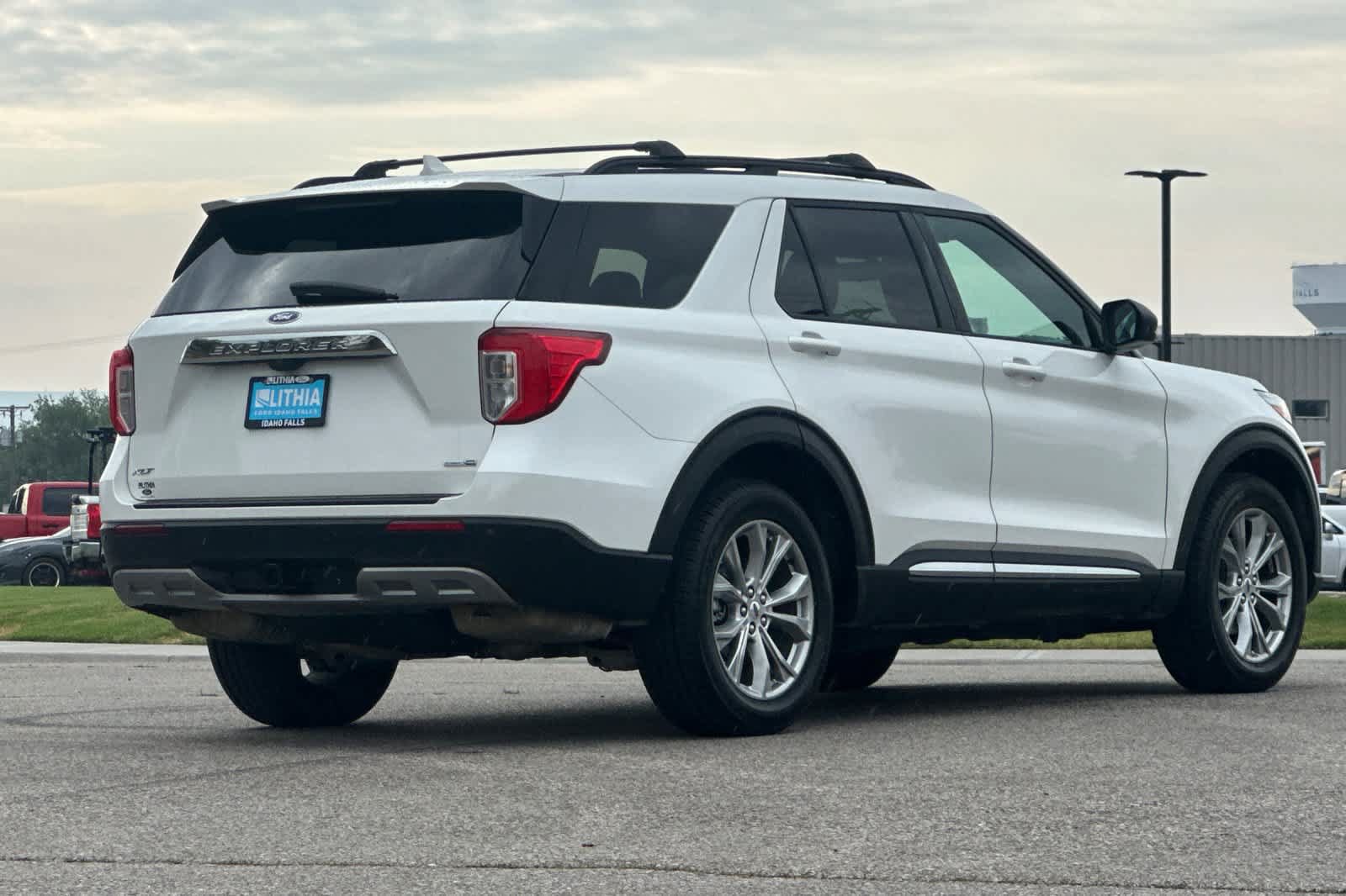 Certified 2020 Ford Explorer XLT w/ Equipment Group 202A AWD/4WD image 2