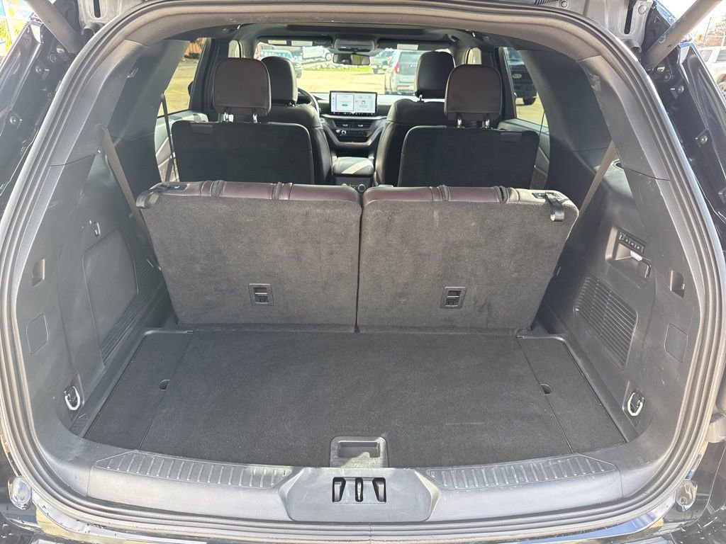 Certified 2025 Ford Explorer Platinum w/ Ultimate Package image 31