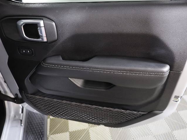 Used 2022 Jeep Wrangler Unlimited Sahara w/ Cold Weather Group AWD/4WD image 34