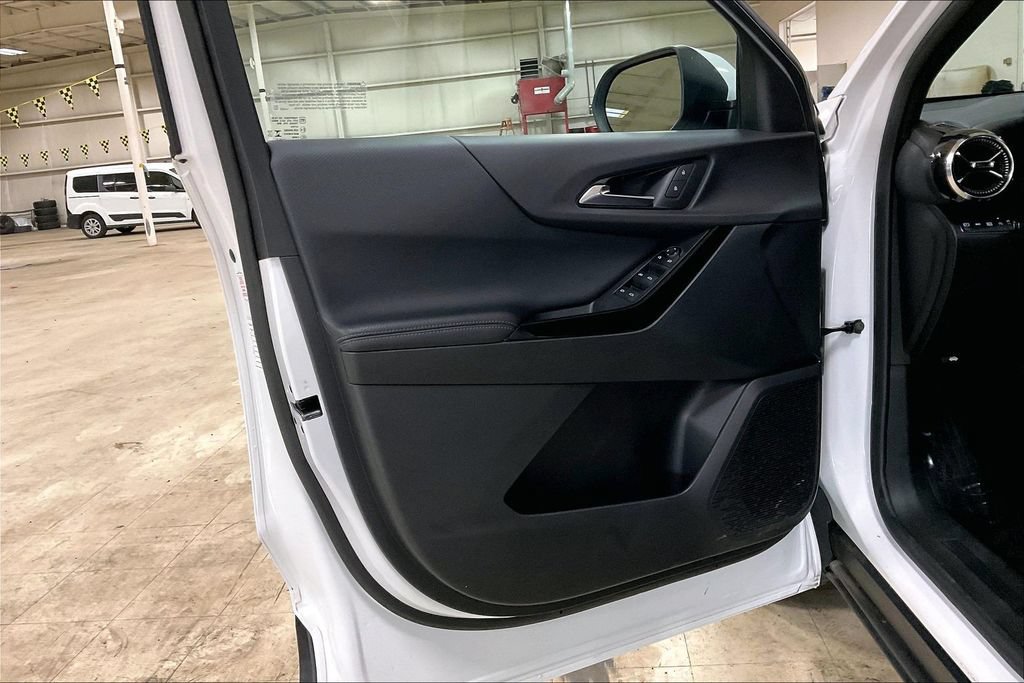 Used 2025 Chevrolet Equinox LT AWD/4WD image 21