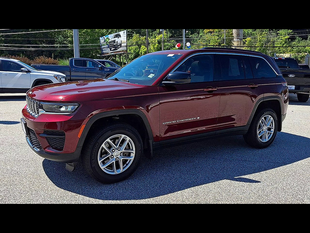 Used 2025 Jeep Grand Cherokee Laredo X w/ Luxury Tech Group I AWD/4WD image 4