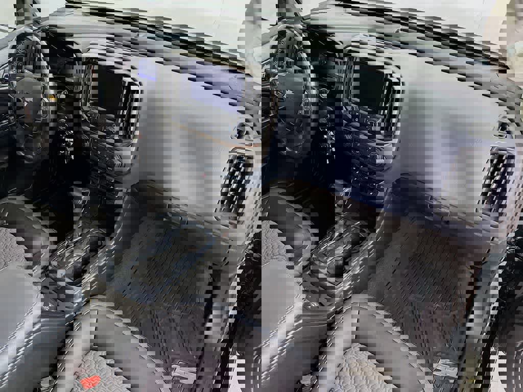 Used 2021 Chevrolet Colorado Z71 w/ Z71 Midnight Edition image 31