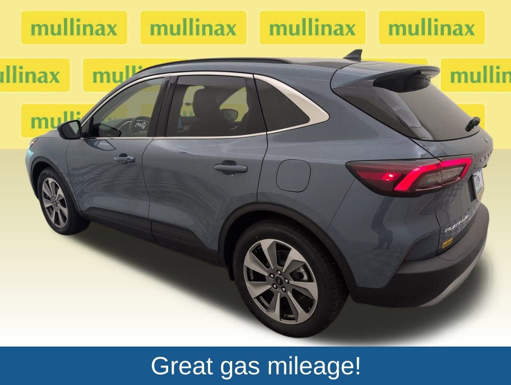 Certified 2025 Ford Escape Platinum image 10