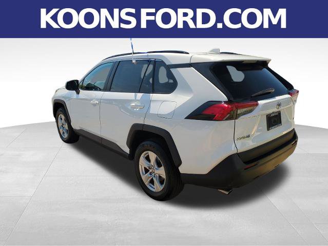 Used 2021 Toyota RAV4 XLE w/ Convenience Package FWD image 3