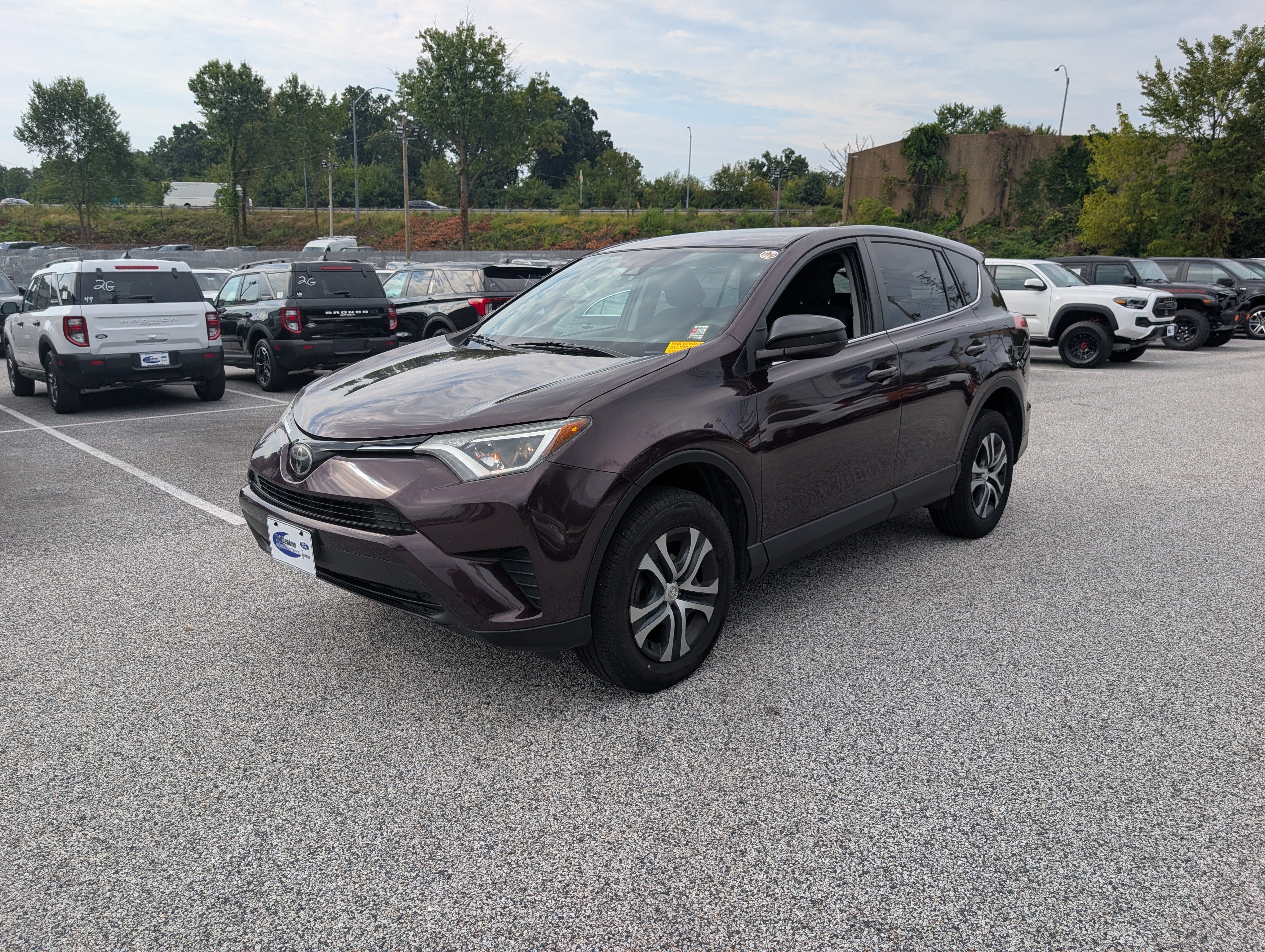 Used 2018 Toyota RAV4 LE w/ Carpet Mat Package AWD/4WD image 2