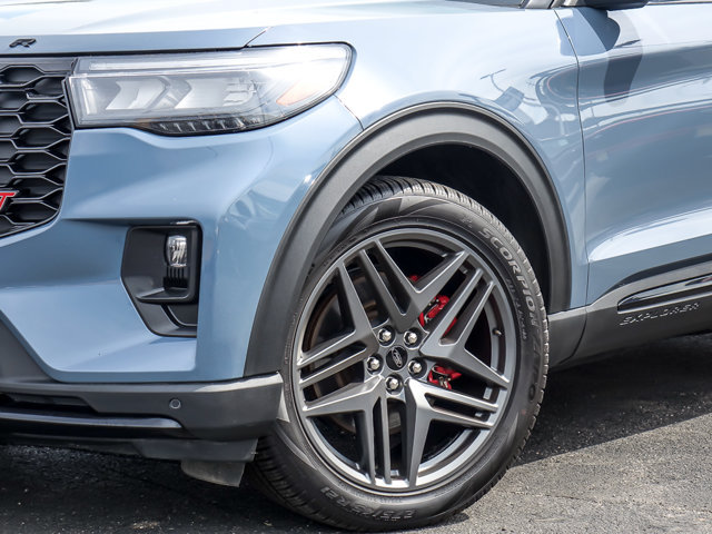 Certified 2026 Ford Explorer ST AWD/4WD image 3