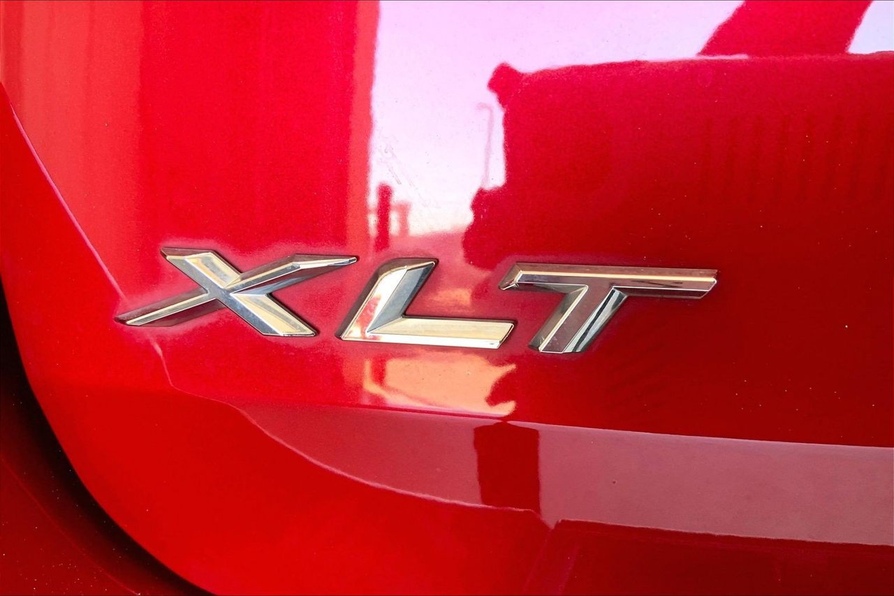 Certified 2023 Ford Explorer XLT w/ Equipment Group 202A RWD image 7